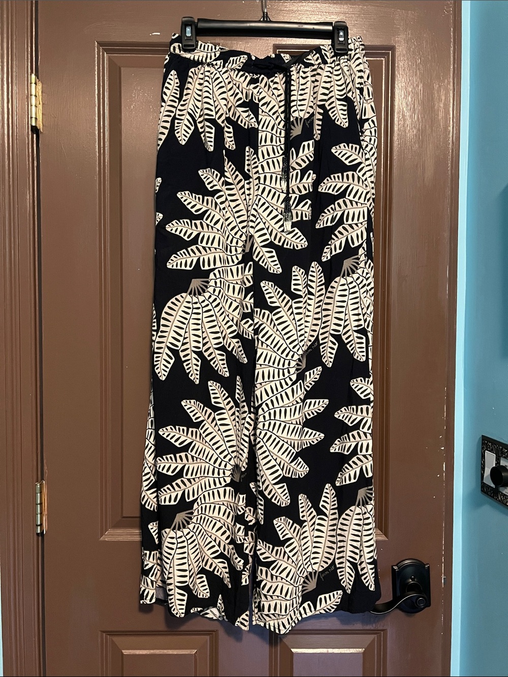 Black & Cream Tropical Wide-Leg Pants